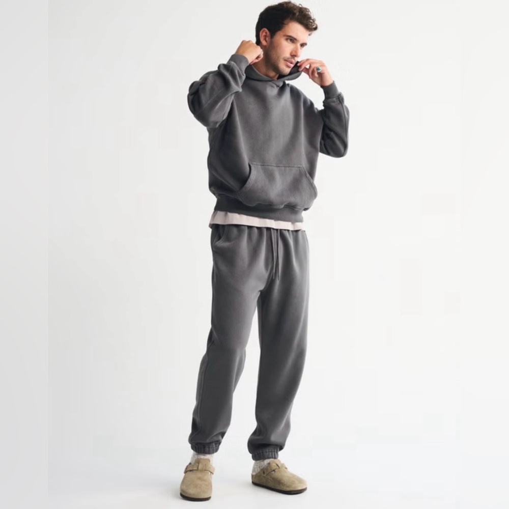 Abercrombie & Fitch - Essential Cinched Sweatpant - Large